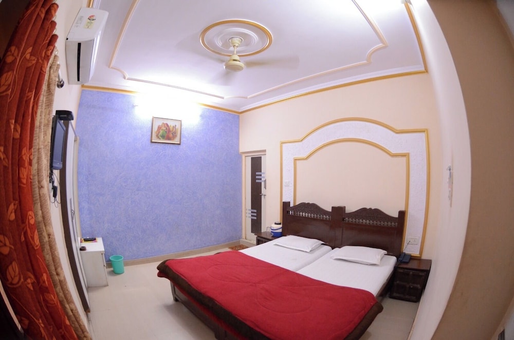 Deluxe Room - Photo 1