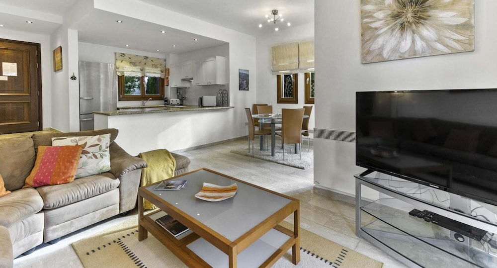 Villa photo 1