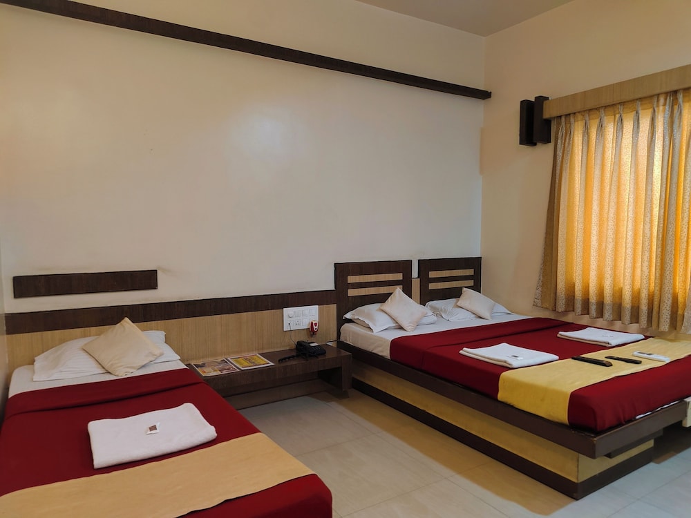 Family Triple Room, City View photo 1
