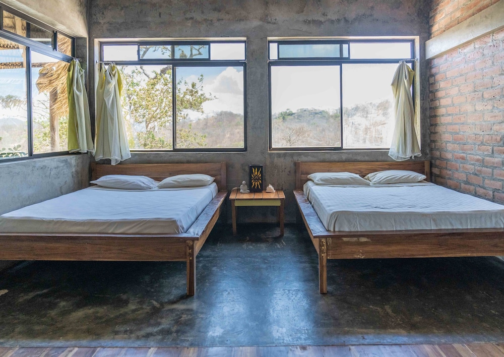Deluxe Double Room, 2 Queen Beds, Pool View, Poolside photo 3