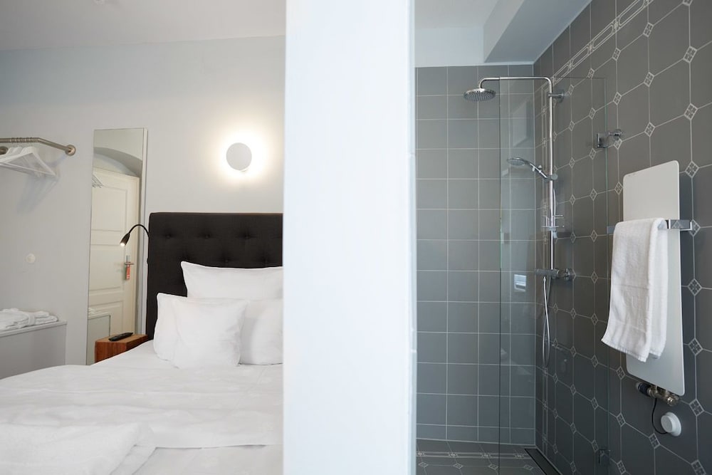 Basic Single Room photo 2
