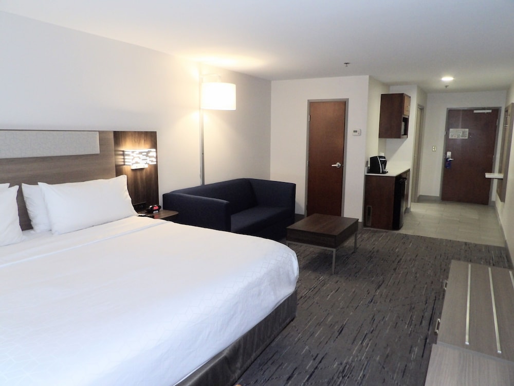 Suite, 1 King Bed (Additional Living Area) - Photo 2