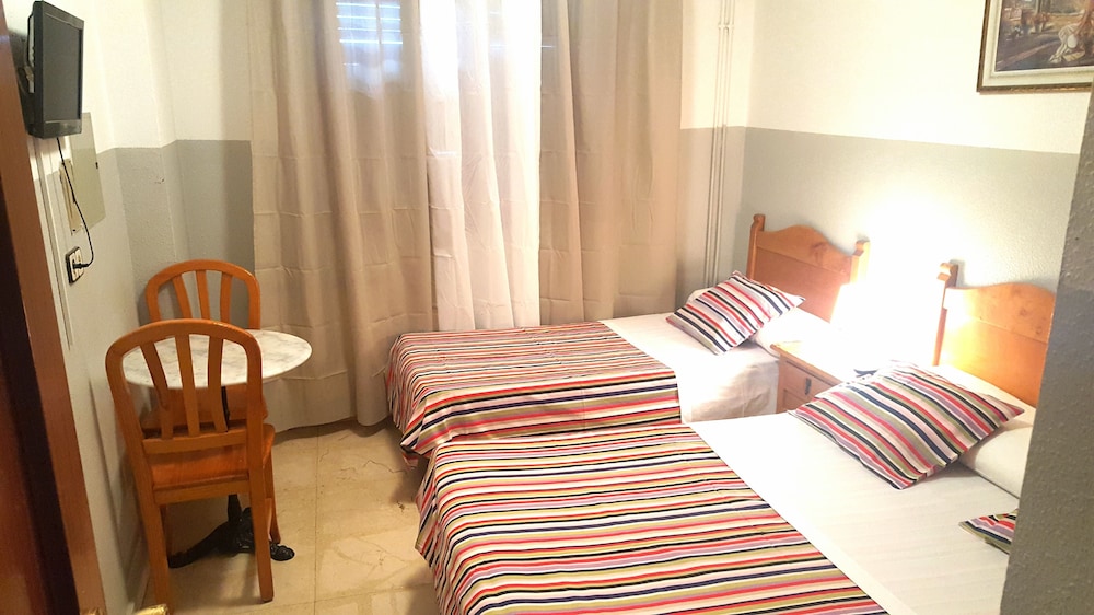 Triple Room, Shared Bathroom photo 2