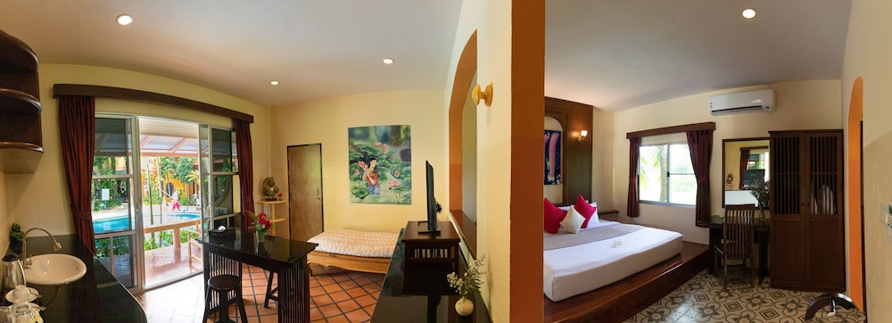 Villa, 1 Bedroom, Poolside - Photo 4