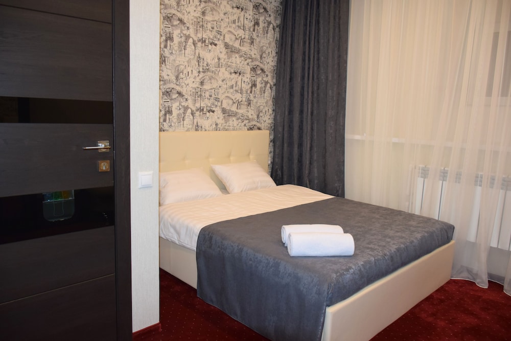 Suite, City View