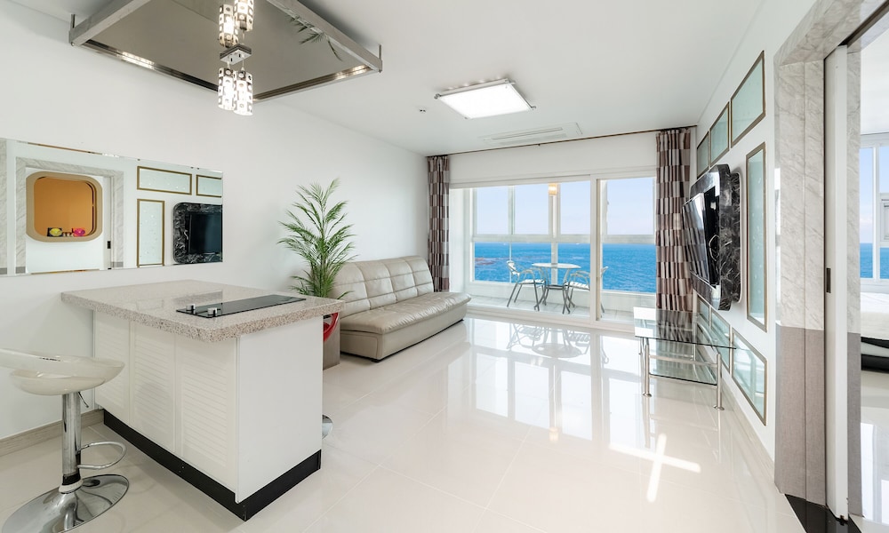 Ocean View A8 photo 2