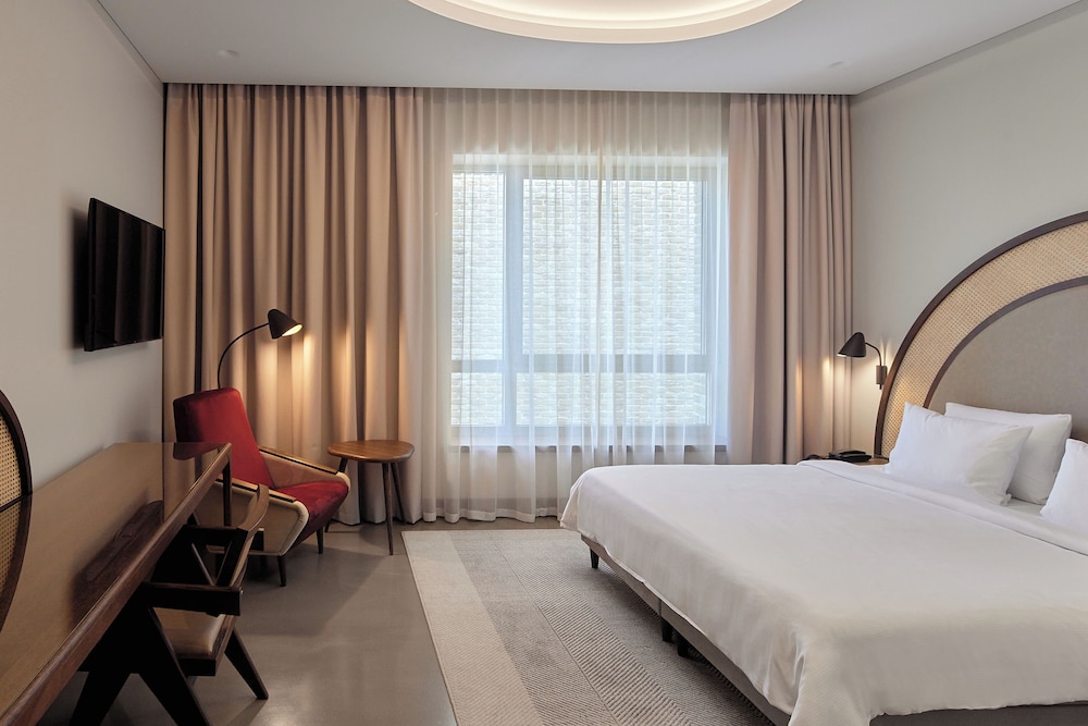 Standard Double Room, 1 King Bed photo 3
