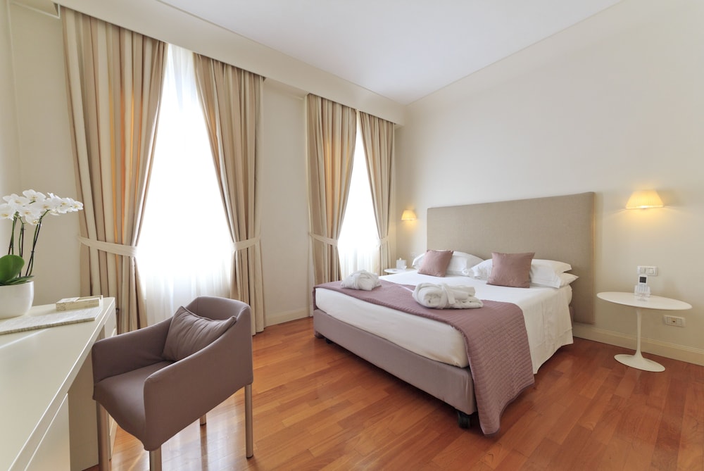 Luxury Suite, 1 Bedroom, Private Bathroom