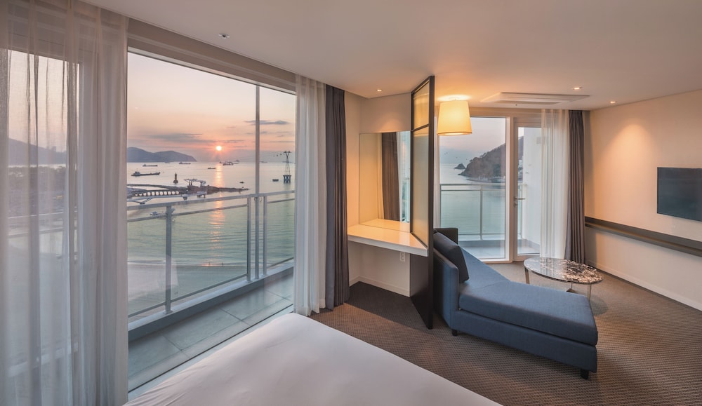 Junior Suite, Ocean View Terrace - Photo 4