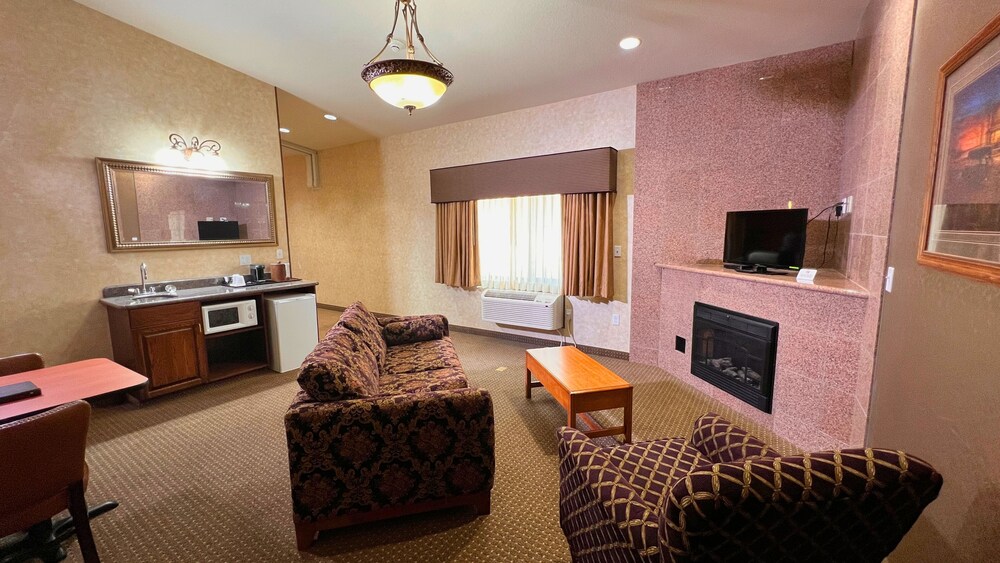 Luxury Suite, 2 Queen Beds photo 1