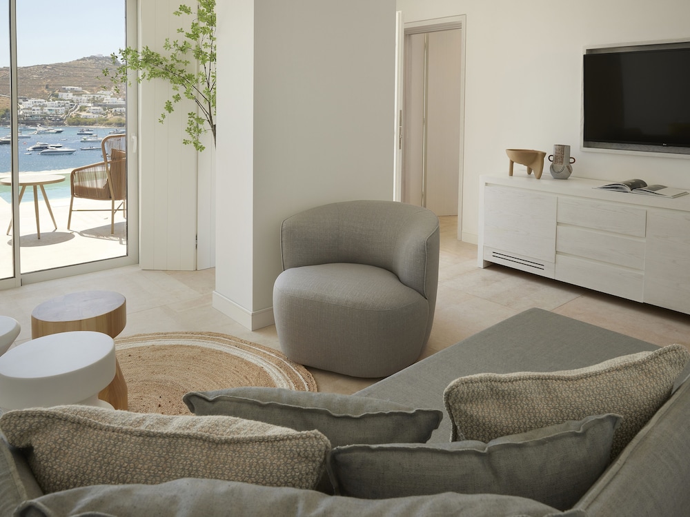Signature Suite Sea View with Private Pool - Photo 1