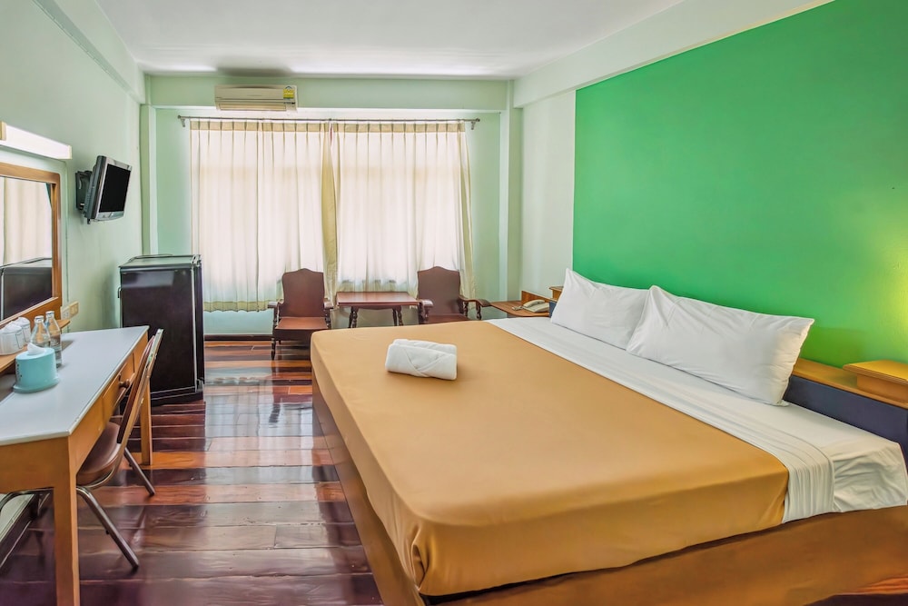 Standard King Room - Photo 3
