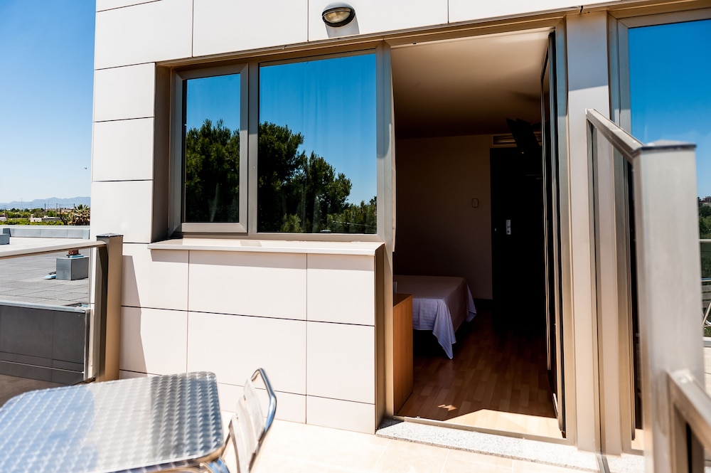 Superior Double Room, Balcony - Photo 4