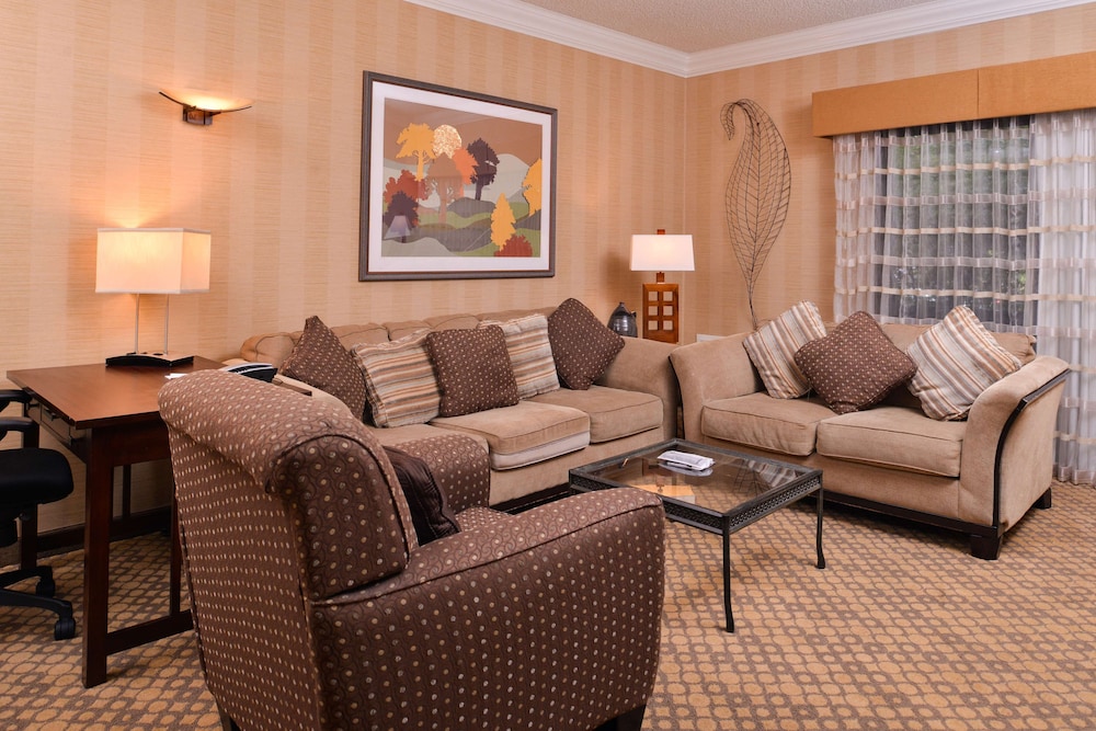 Suite, 1 King Bed, Non Smoking, Refrigerator & Microwave (Separate Living Room) - Photo 1