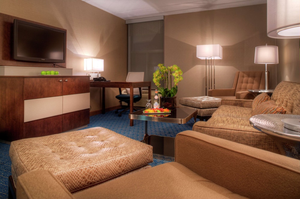 Suite, 1 King Bed (Bridal) - Photo 4