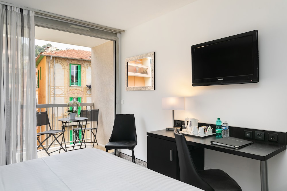 Superior Room, 1 King Bed, Non Smoking, Balcony (Twin bed on request) - Photo 4