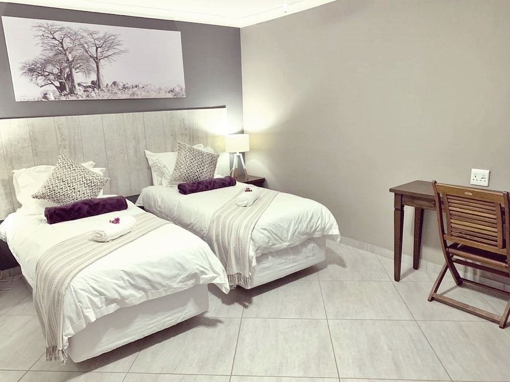 Room 4 - Luxury Room