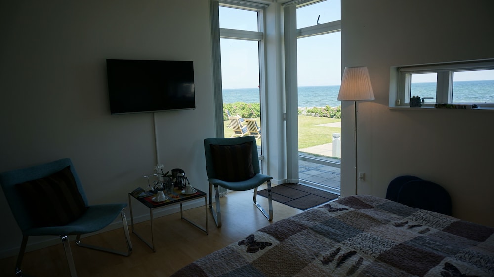 Double Room Single Use, Ocean View, Oceanfront photo 3