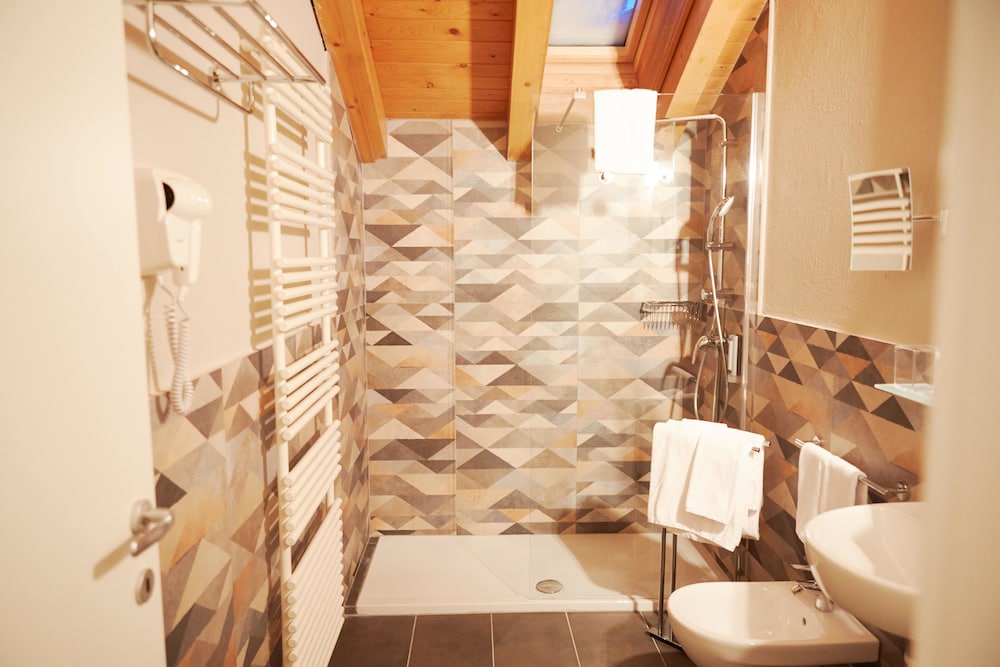 Superior Double Room, 1 King Bed, Balcony, Mountainside photo 3