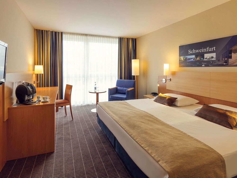 Superior Room, 1 King Bed, River View - Photo 1