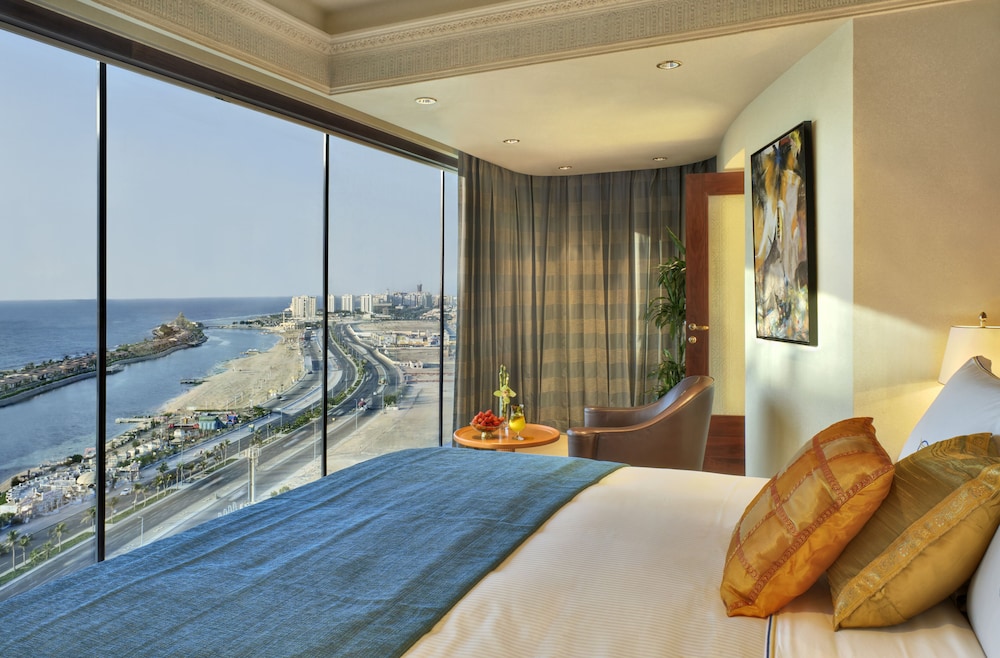 Executive Suite - Photo 3
