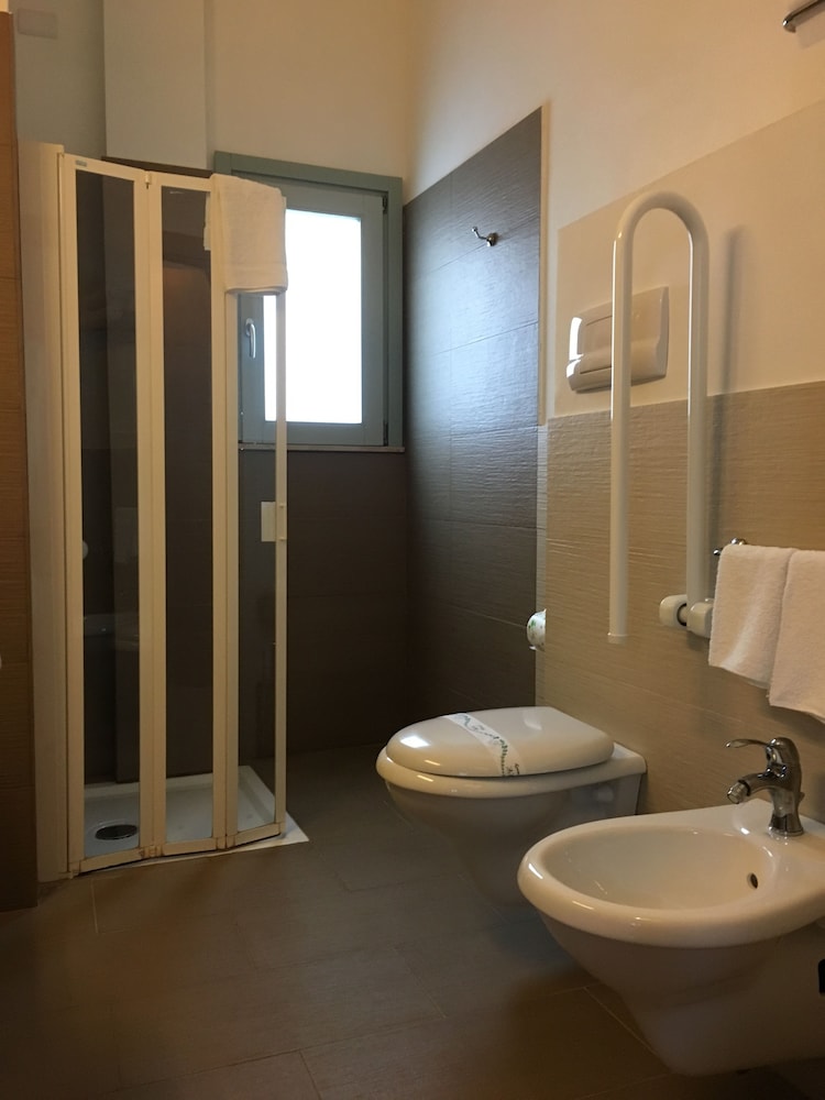Double Room, Accessible - Photo 4