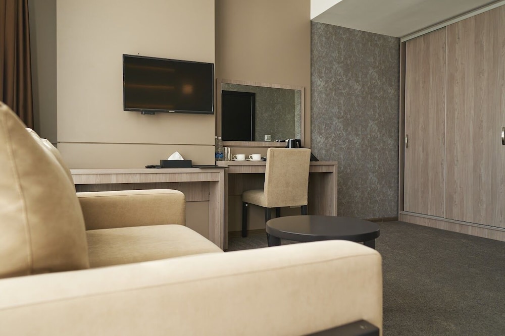 Deluxe Room - Photo 5