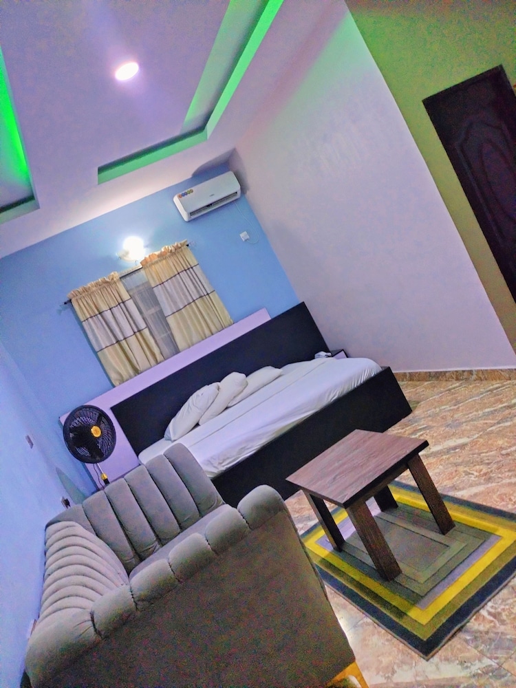 Executive Room - Photo 1