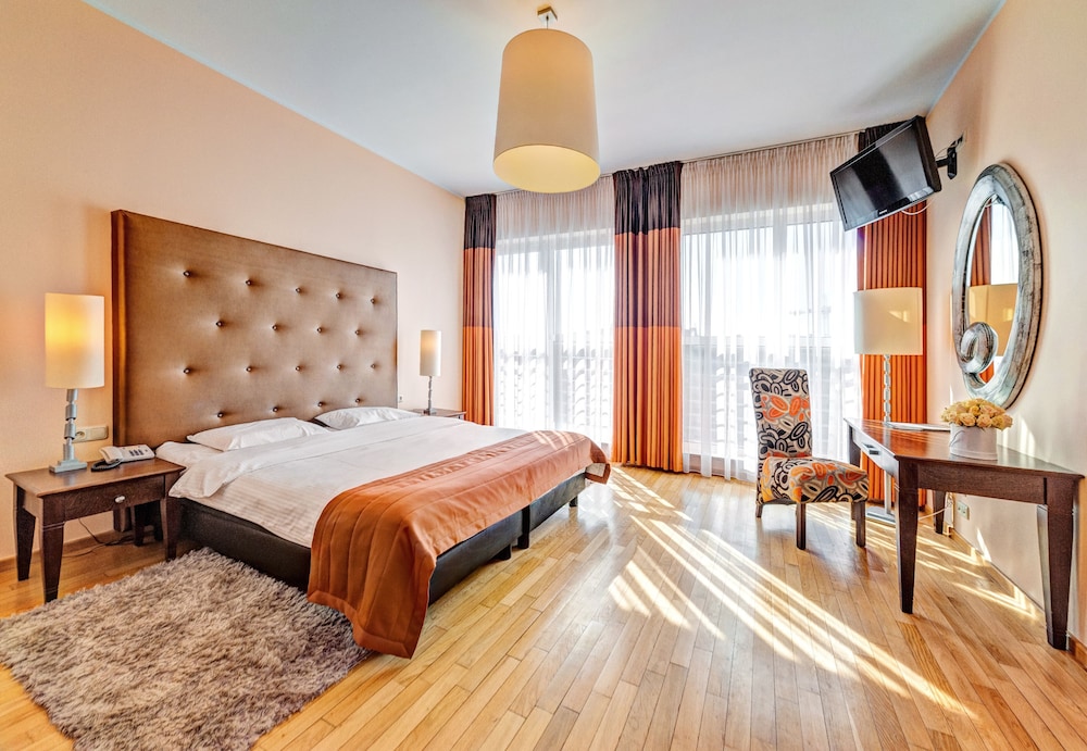 Classic Double or Twin Room, 1 Bedroom - Photo 2