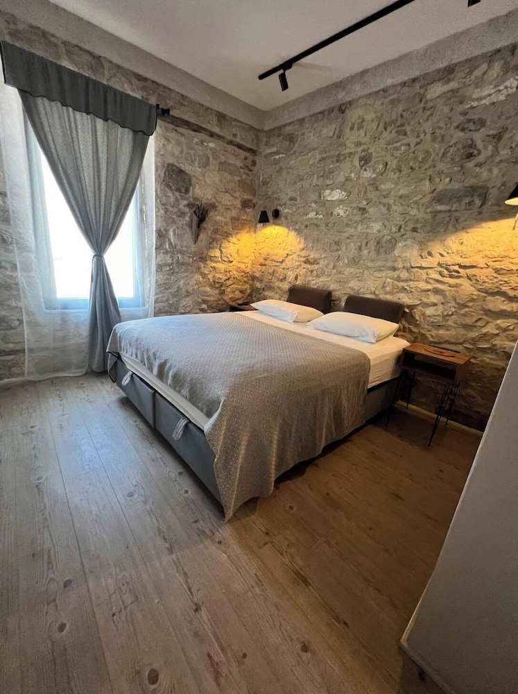 Basic Double or Twin Room, City View photo 1