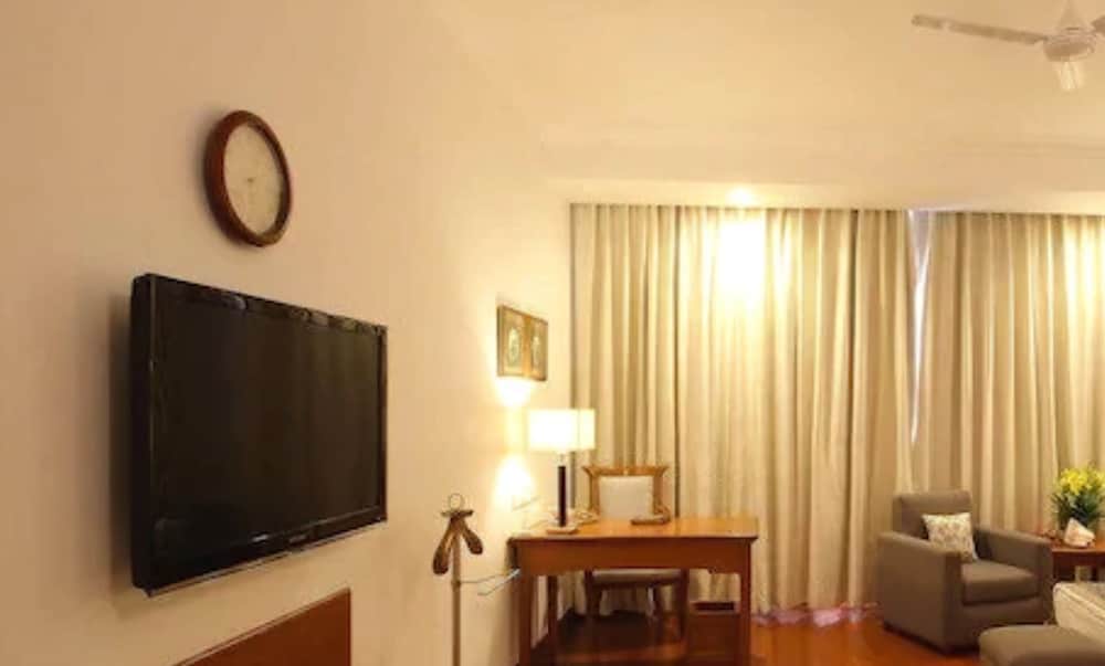 Executive Suite(Residency Tower) - Photo 1