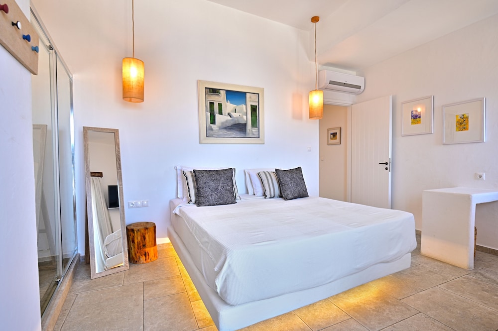 Signature Villa, Annex Building photo 2