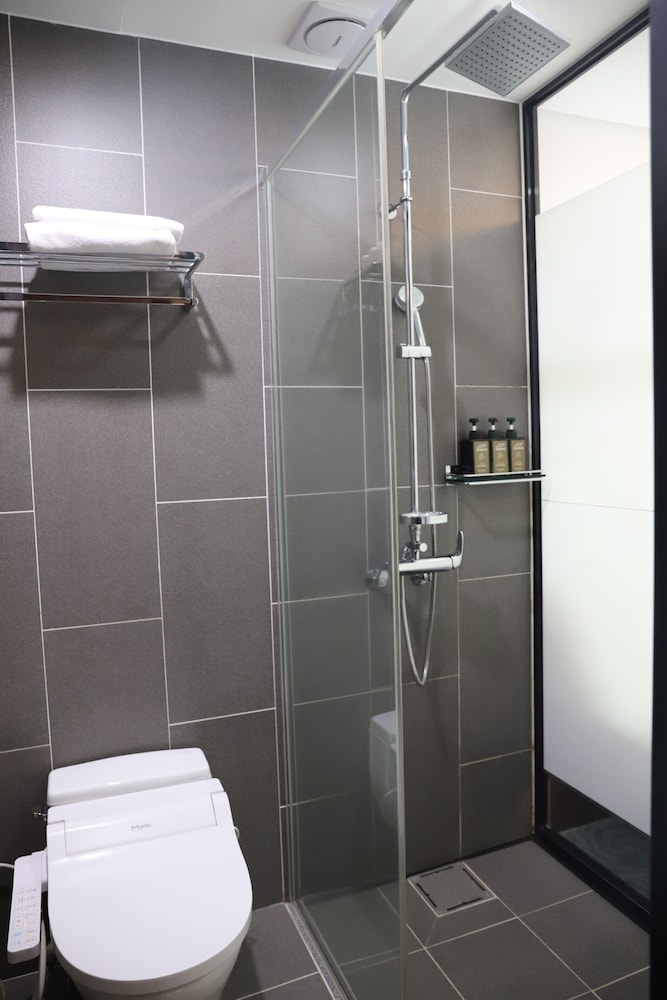 [Free Upgrade] Deluxe Family Twin Ocean Harbor to Deluxe Ocean Family Twin Panoramic Ocean View photo 2