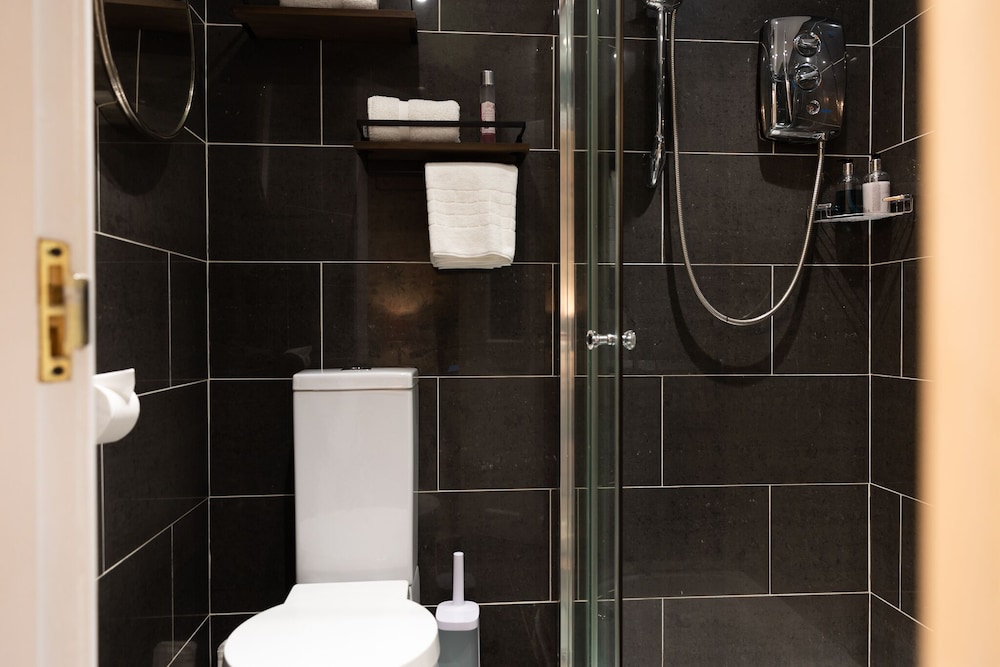 Standard Double Room, Ensuite (Dogrose Rest) photo 3