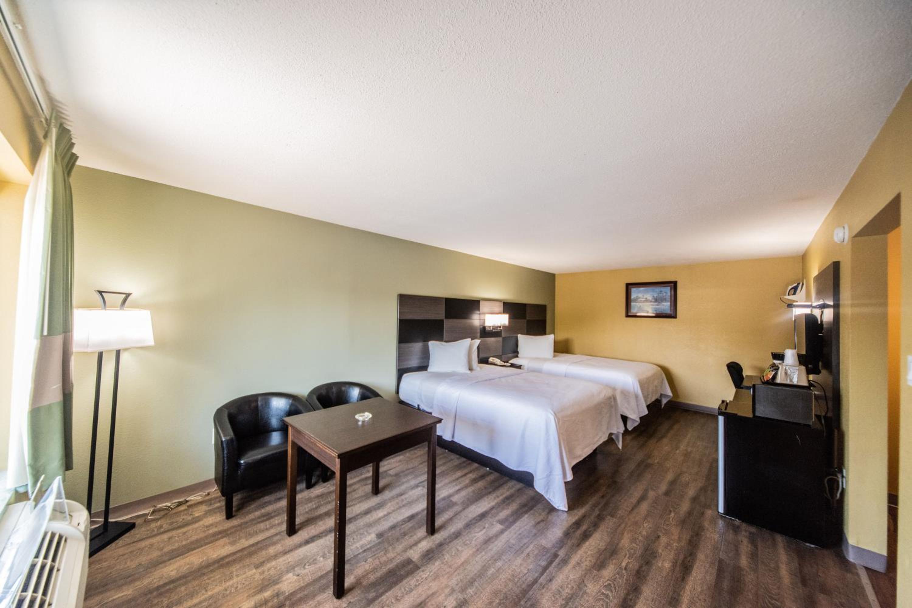 Pet Friendly Queen Room with Two Queen Beds - Smoking