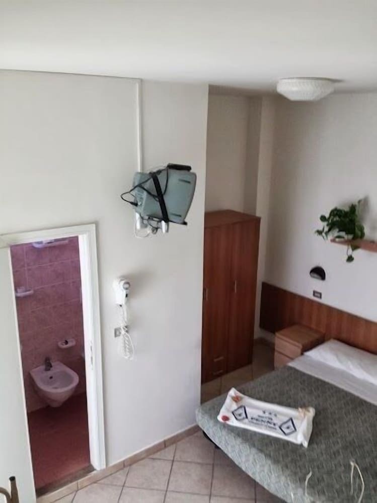 Basic Triple Room