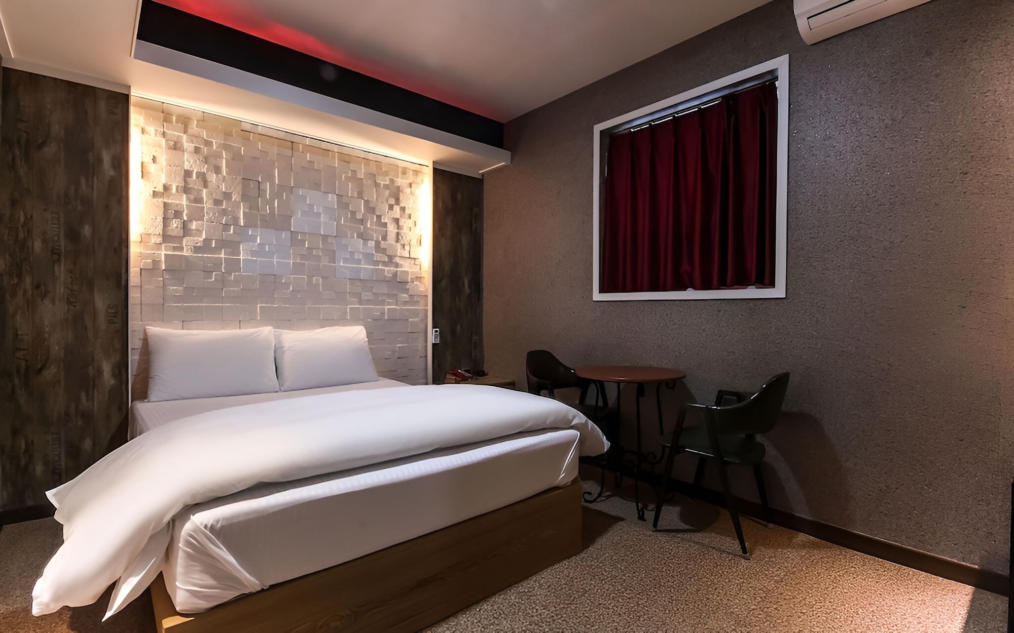 Room (Standard) - Photo 6