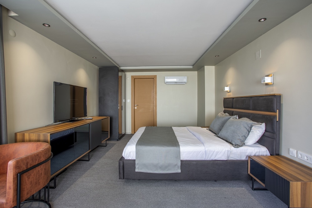 Luxury Suite photo 3