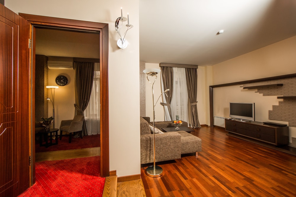 Suite photo 1
