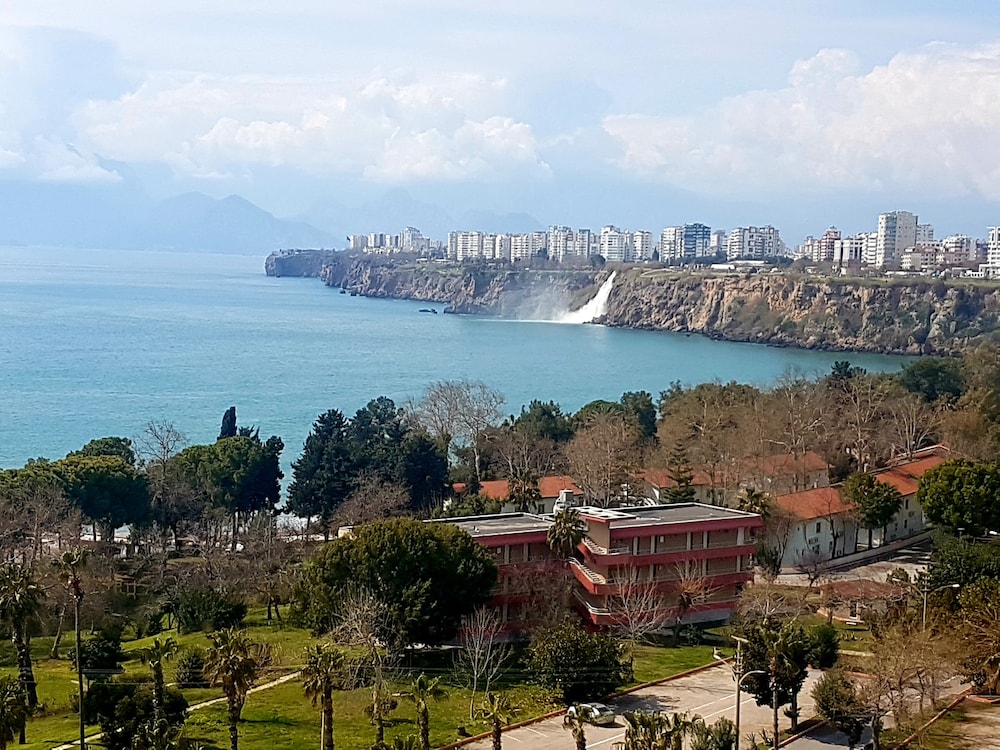 Panoramic Room