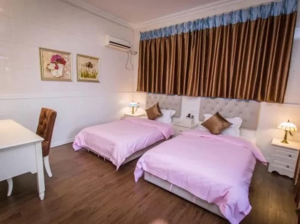 Deluxe Twin Room, Balcony photo 1