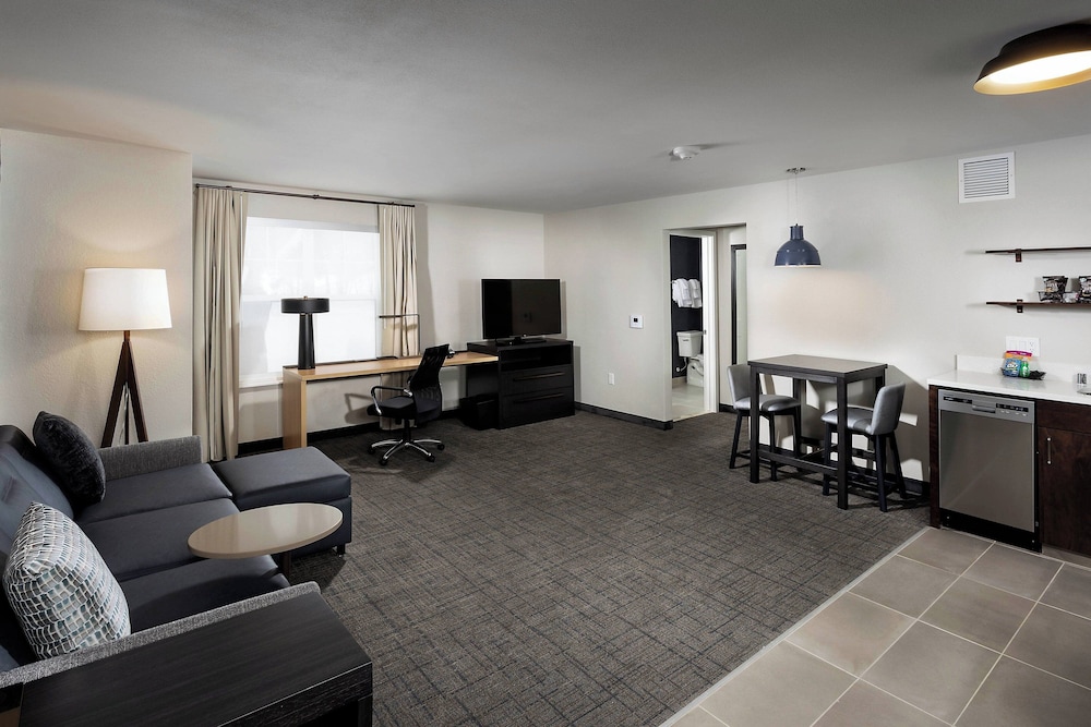 Suite, 1 Bedroom - Photo 5