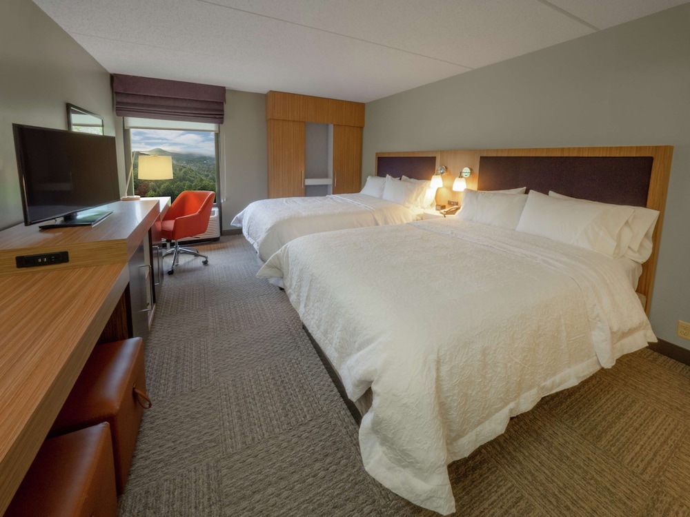 Room, 2 Queen Beds - Photo 1