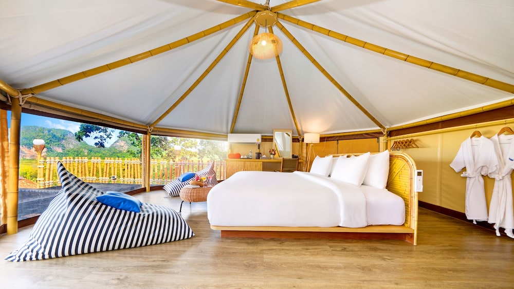 Seaview Tent - Photo 1