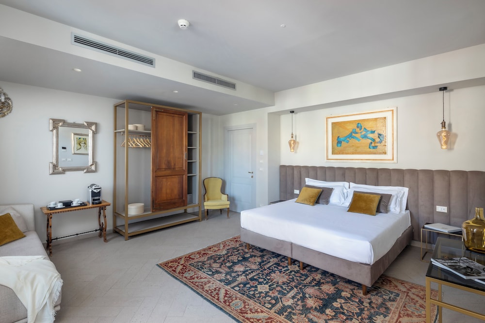 Luxury Room, 1 Bedroom, Private Pool, City View - Photo 6