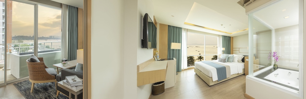 One-Bedroom Suite photo 1