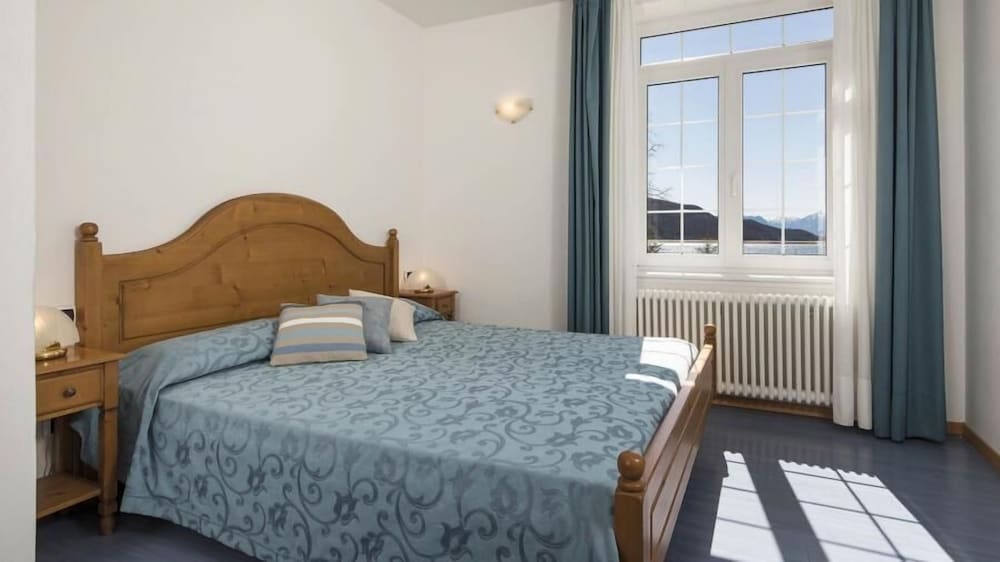 Double or Twin Room, Lake View photo 3