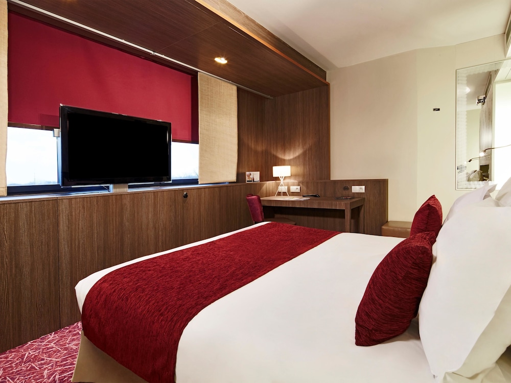 Standard Room, 2 Twin Beds, Bathtub - Photo 2
