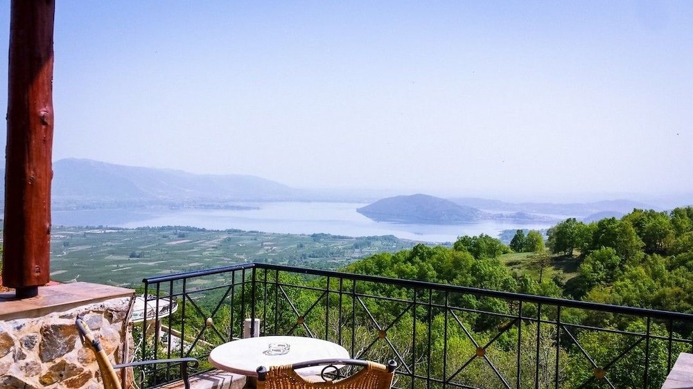 Panoramic Double Room, 1 Queen Bed, Accessible, Lake View photo 2