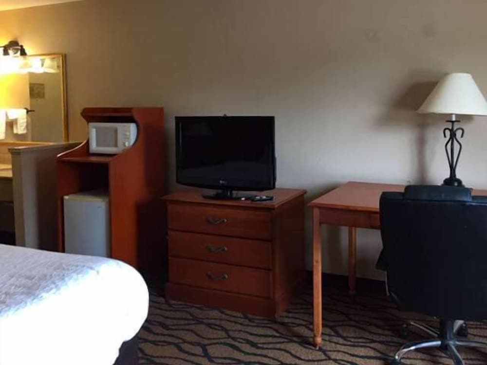 Standard Room, 2 Double Beds, Non Smoking, Kitchen photo 3